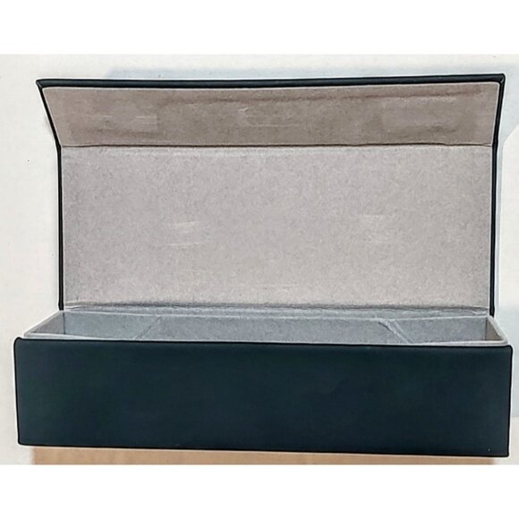 Perry Ellis Collapsible Magnetic Glasses Case - Picture 2 of 4